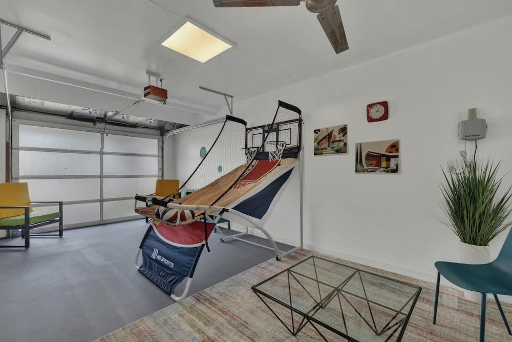 Luxury Mid Century Charmer Near Historic Main St